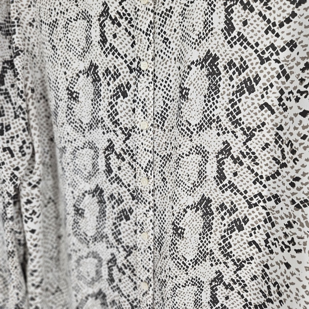 J. Crew Button Down Blouse Womens XL Gray Snakeskin Print Band Collar Office - Picture 5 of 7